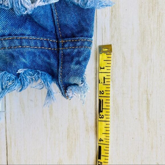 Forever 21 Bleach Dye Cut Off Jean Shorts Sz 27 - Picture 6 of 6